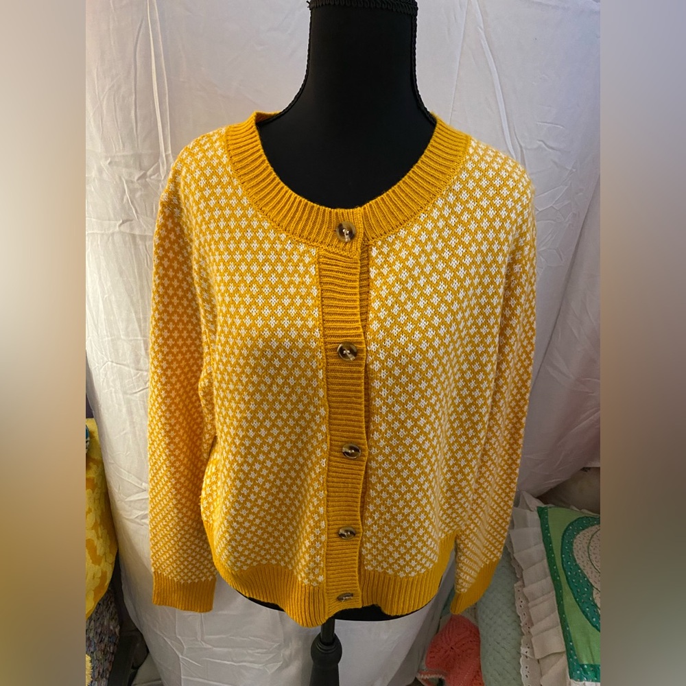 Chic Mustard Patterned Cardigan - image 3